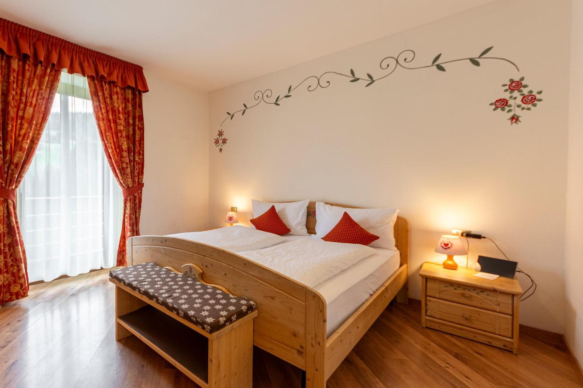 Hotel Kyrr Smart Mountain Retreat Moena Exterior foto